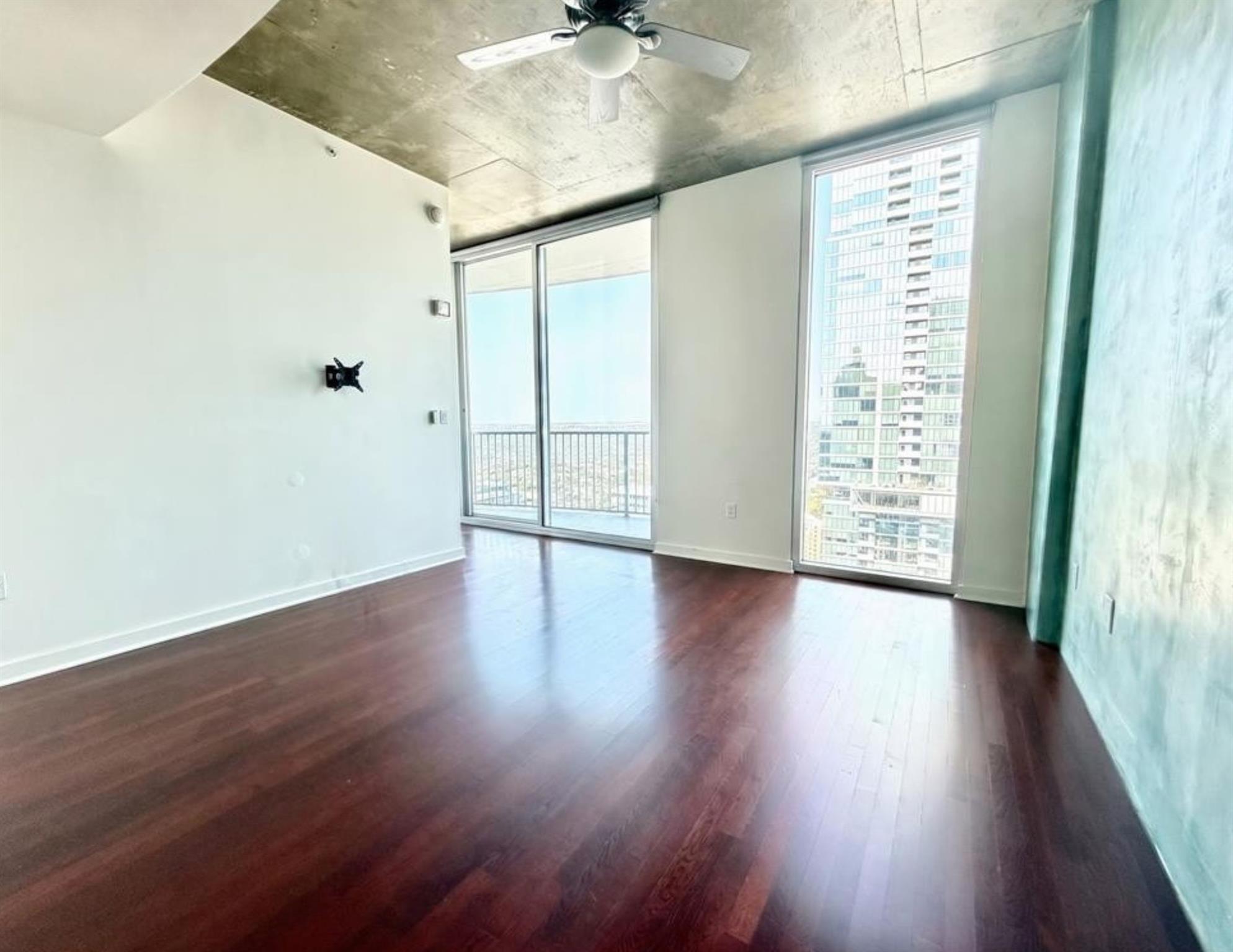 360 Nueces St #4008 Property Photo 8