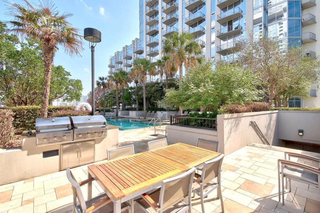 360 Nueces St #4008 Property Photo 16