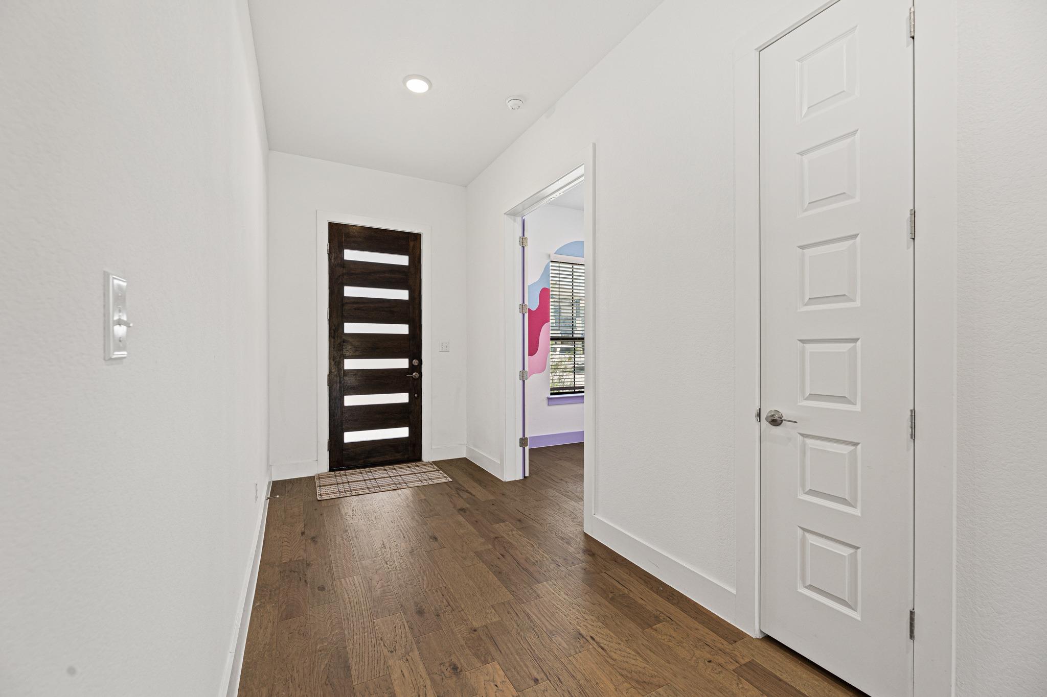 1105 Lickety Ln Property Photo 2