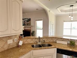 1004 Shady Hollow Ct Property Photo 18