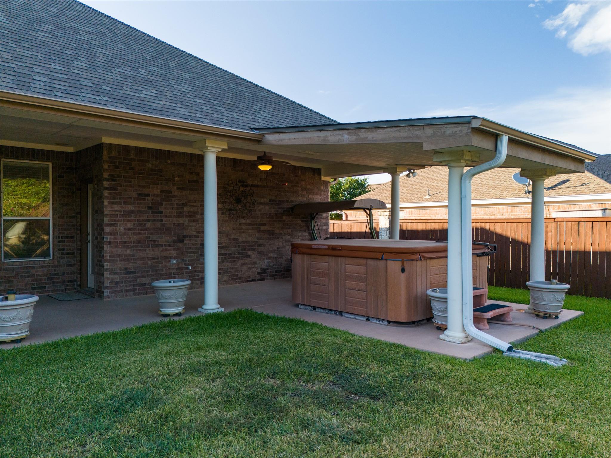 1004 Shady Hollow Ct Property Photo 35