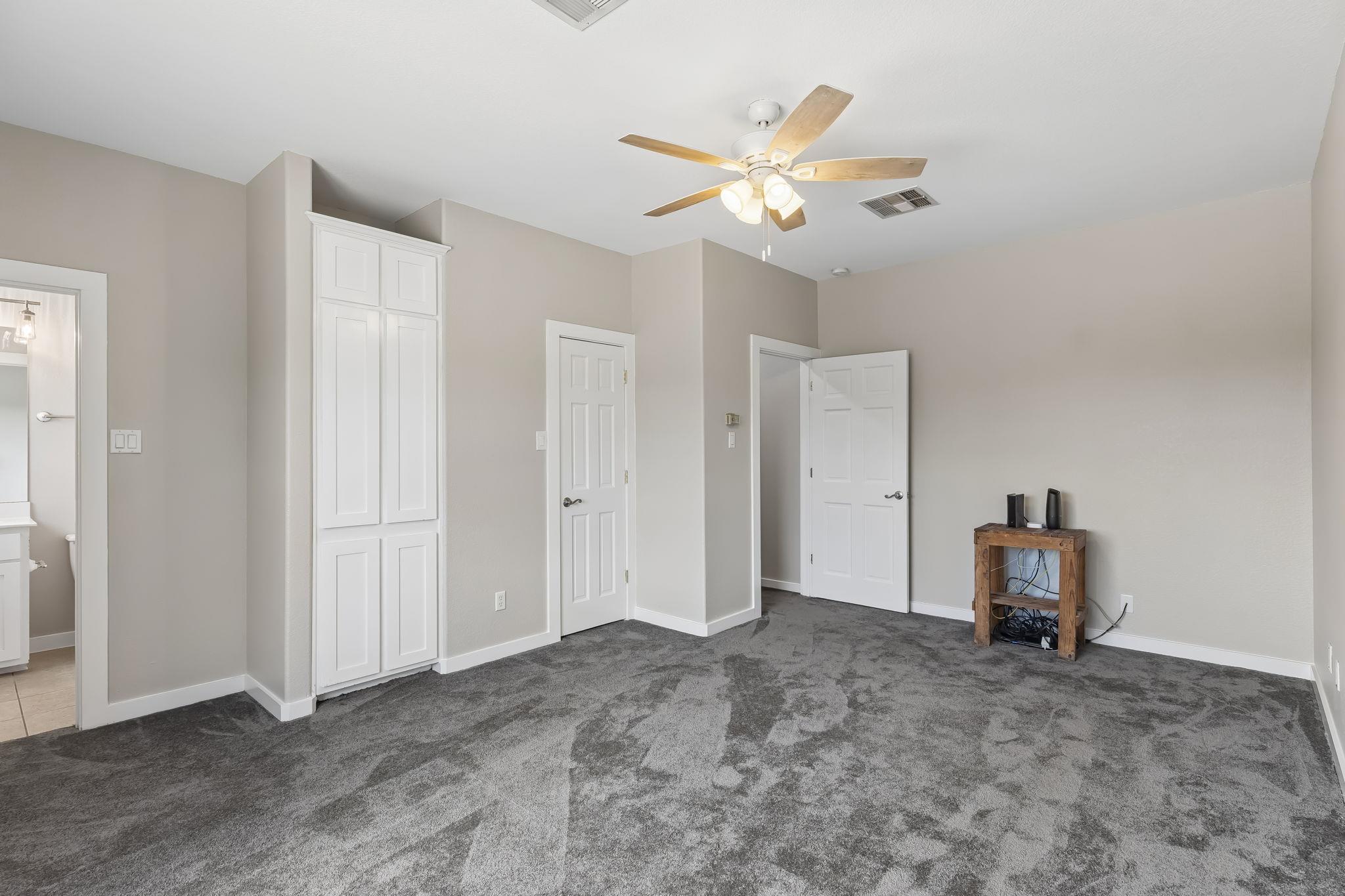 501 Lone Star Dr Property Photo 23