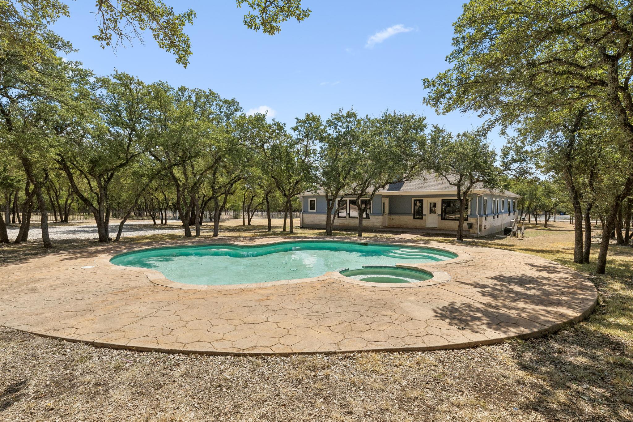 501 Lone Star Dr Property Photo 25