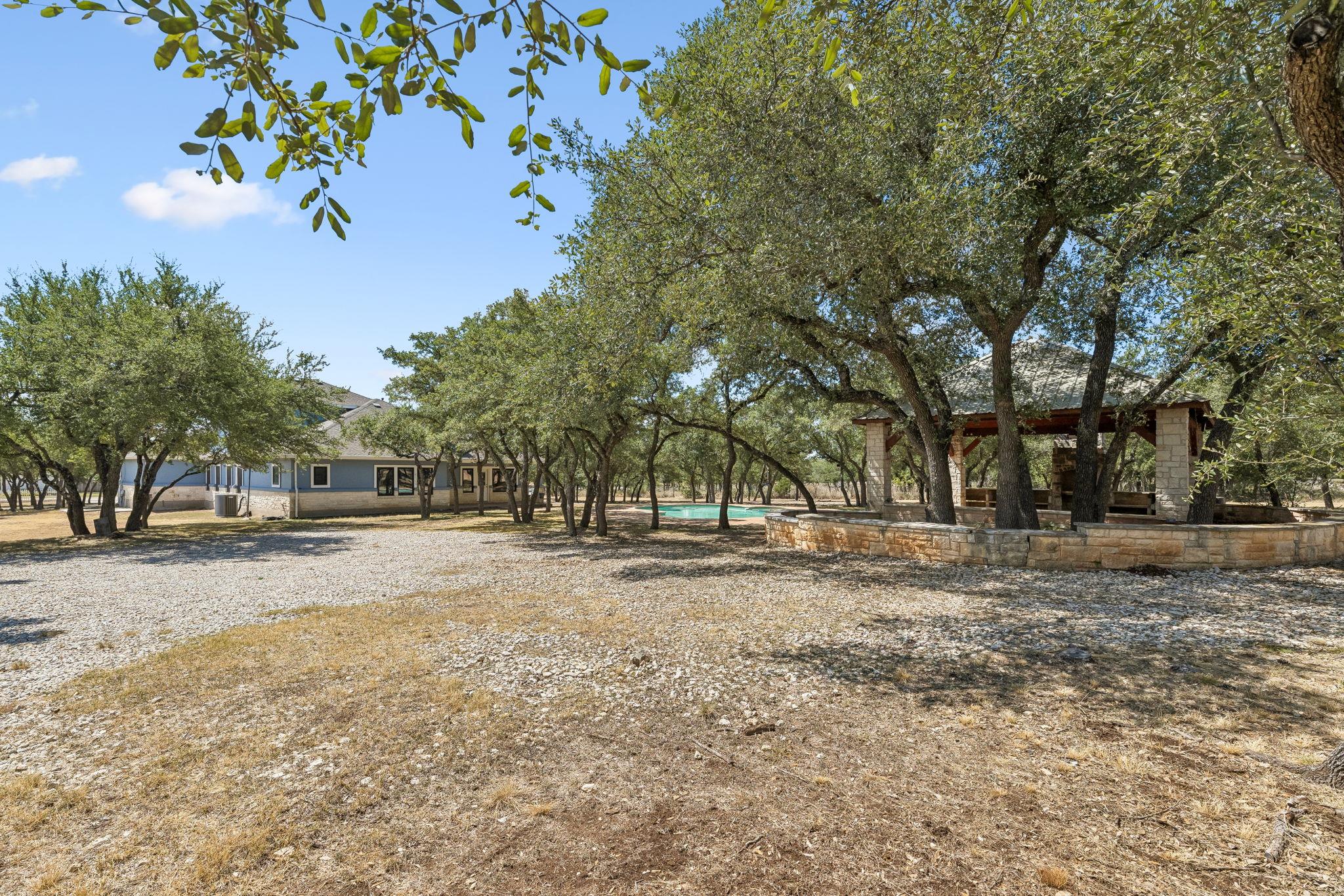 501 Lone Star Dr Property Photo 28