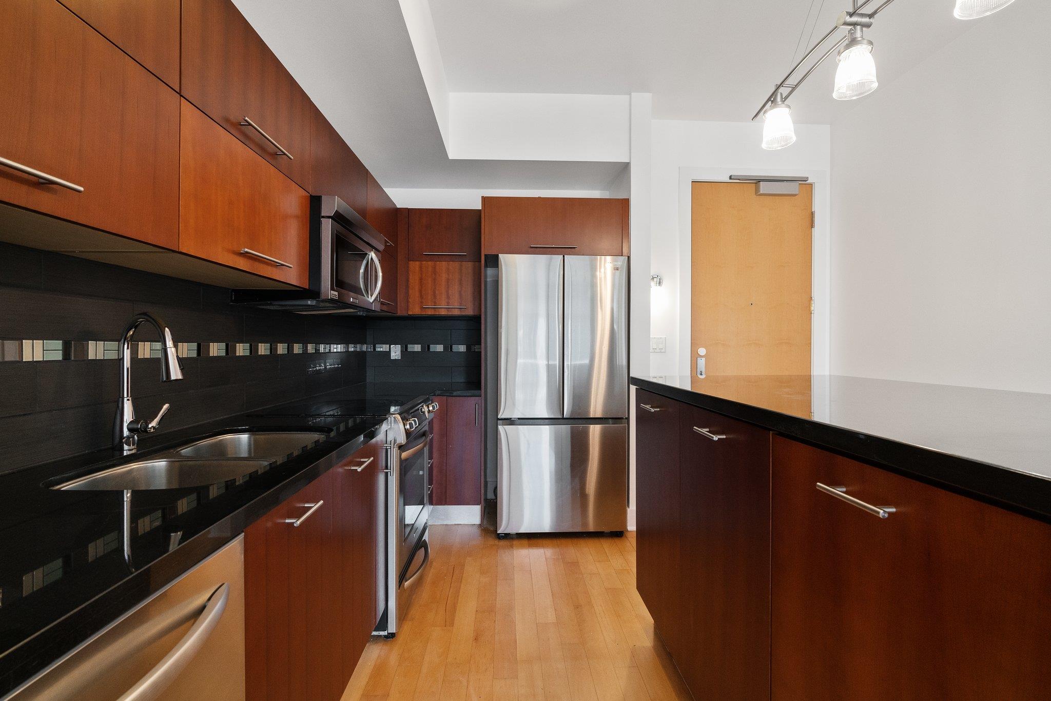 603 Davis St #1105 Property Photo 2