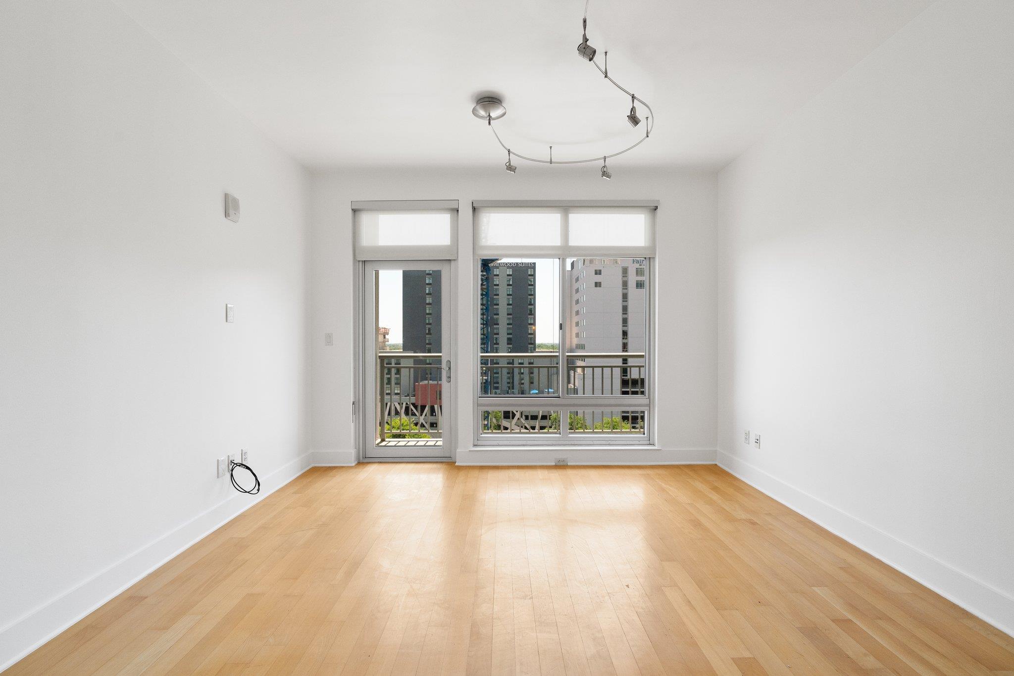 603 Davis St #1105 Property Photo 6