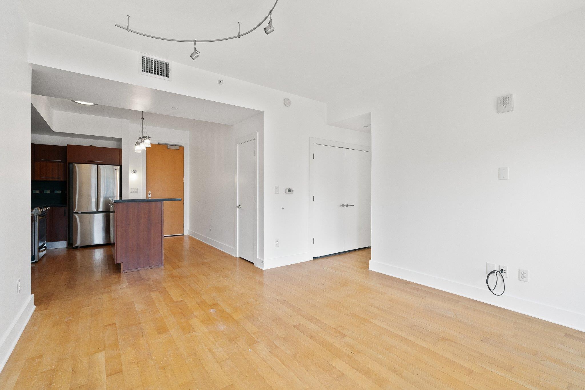 603 Davis St #1105 Property Photo 7