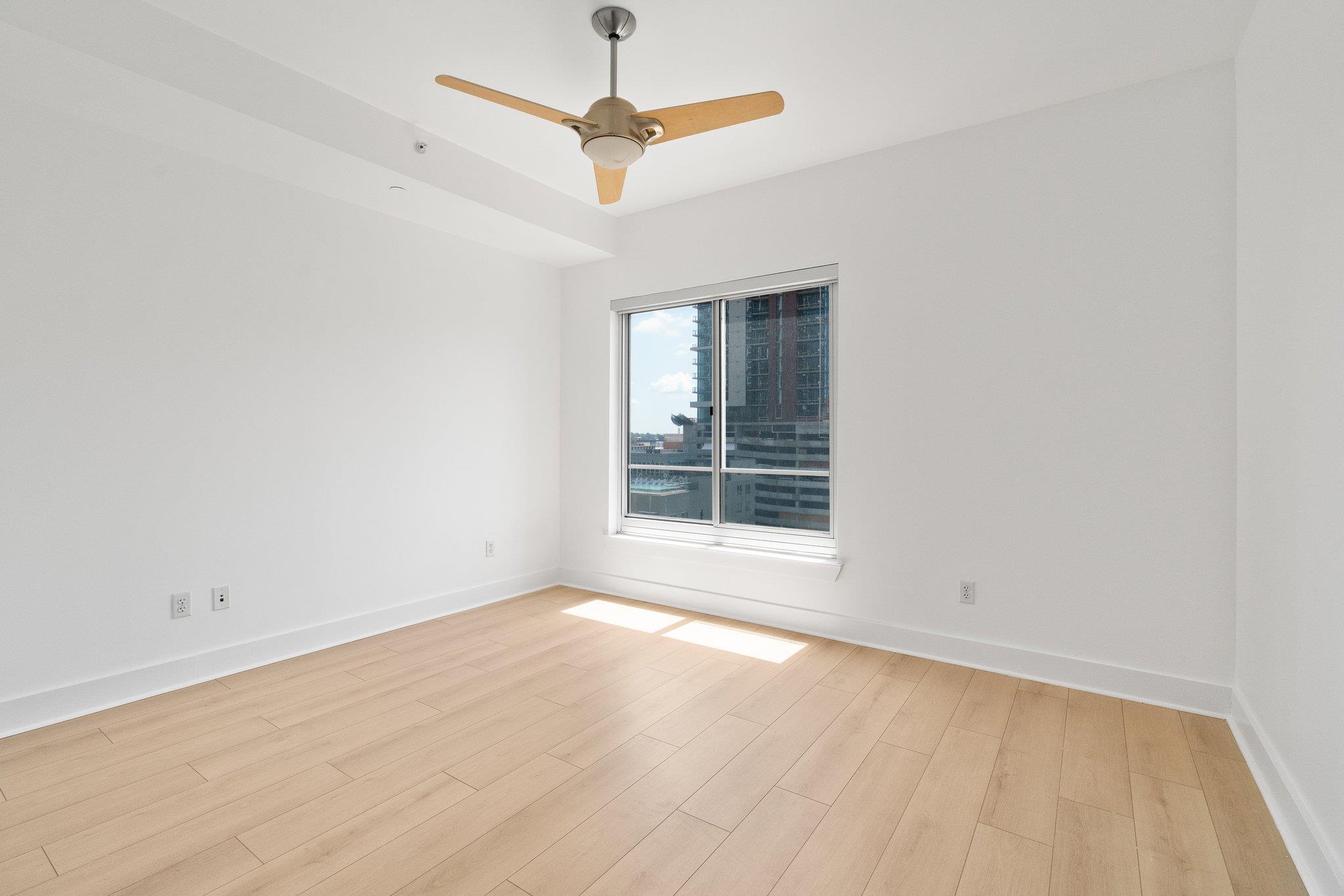 603 Davis St #1105 Property Photo 8