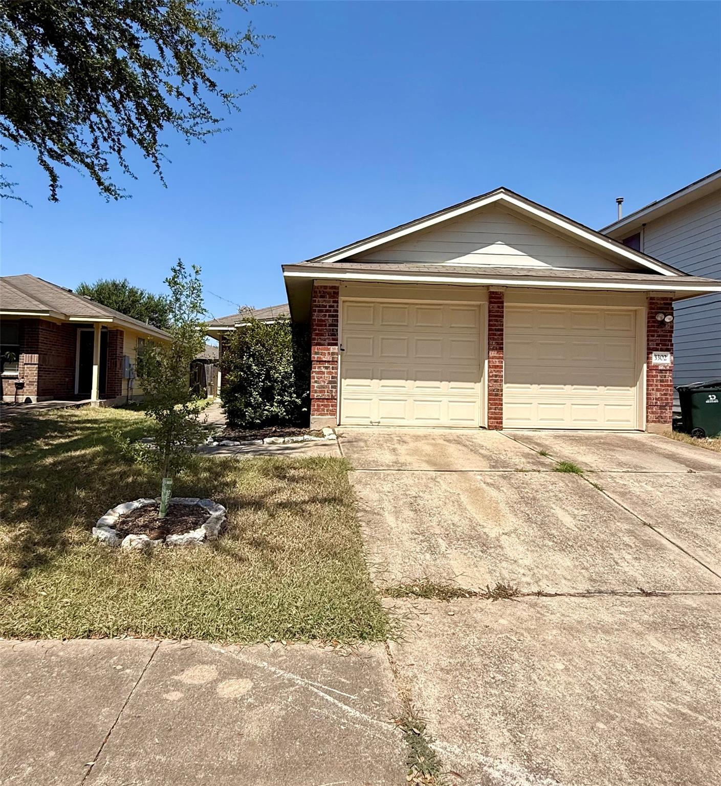3302 Etheredge Dr Property Photo 2