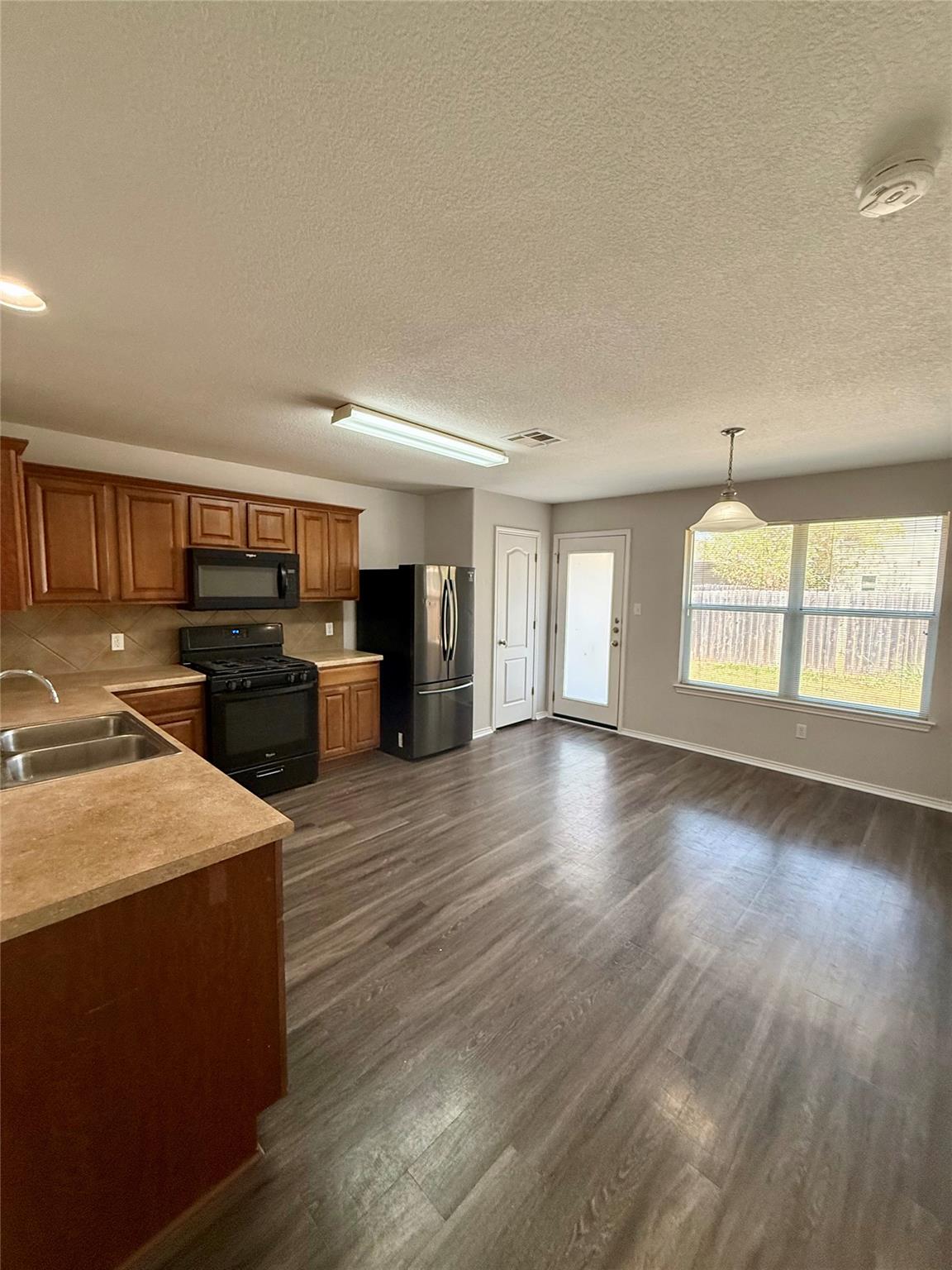 3302 Etheredge Dr Property Photo 5