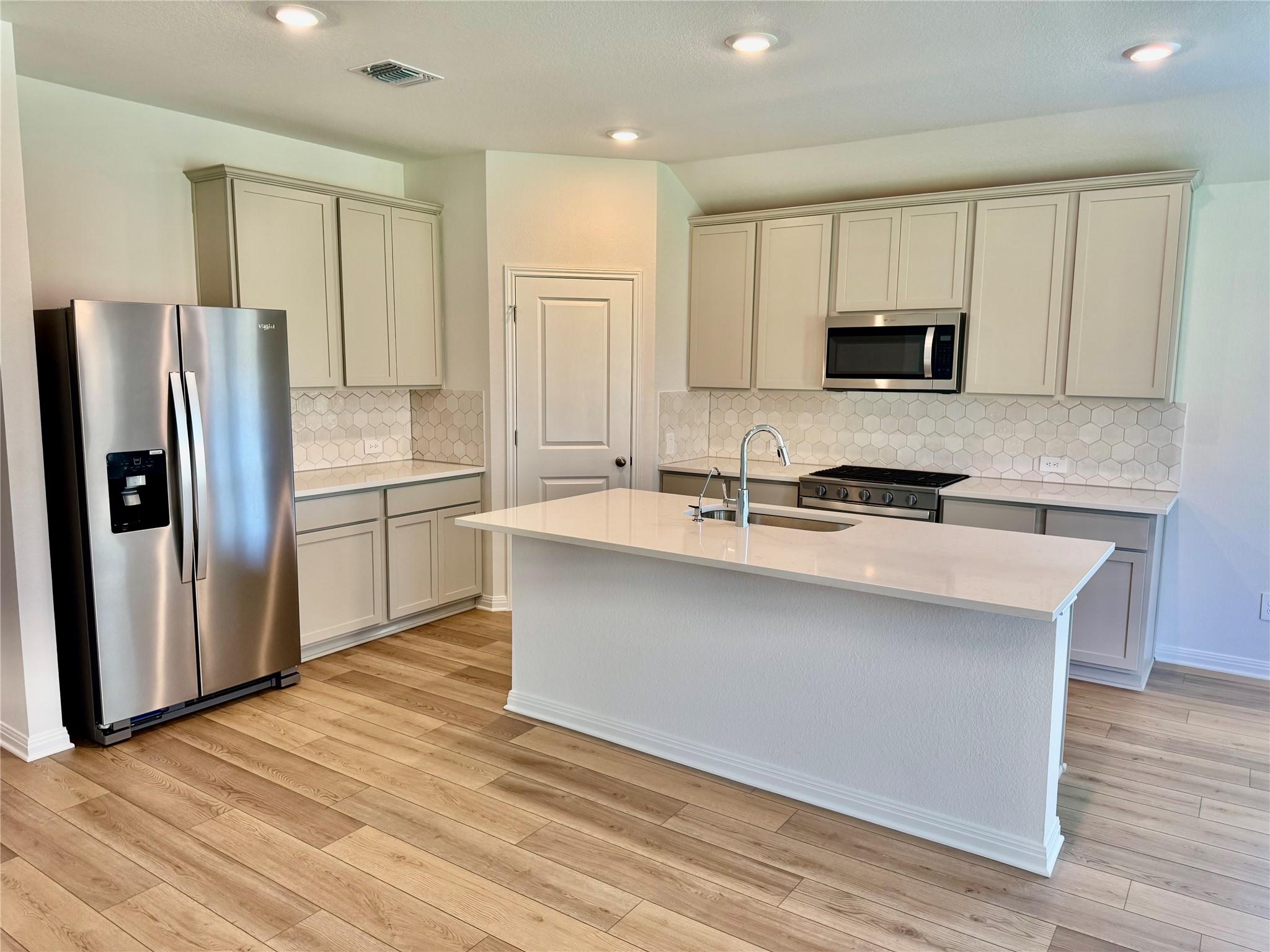 174 Coopers Hawk Crst Property Photo 2