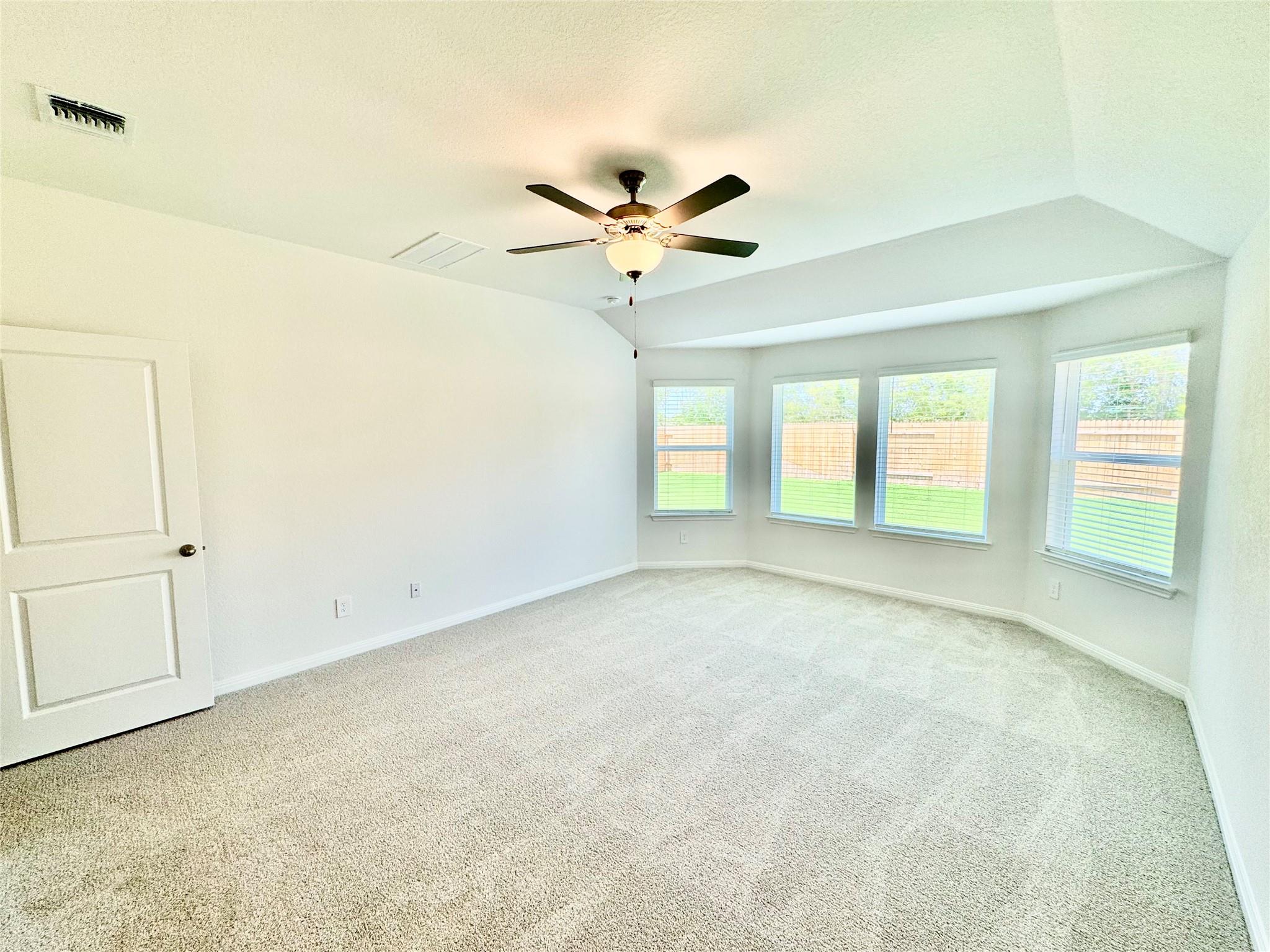 174 Coopers Hawk Crst Property Photo 3