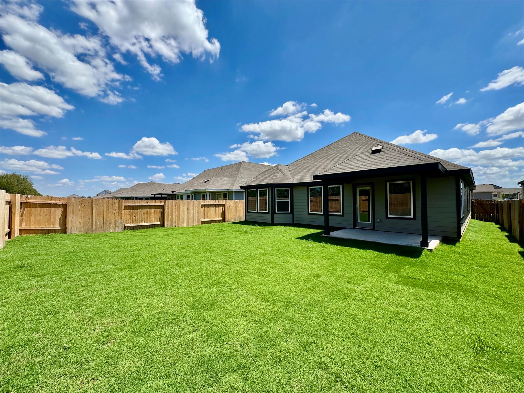 174 Coopers Hawk Crst Property Photo 5