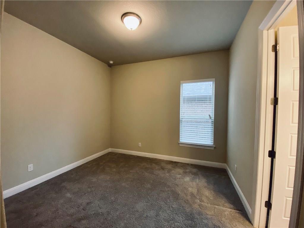 821 Richardson Ln Property Photo 22