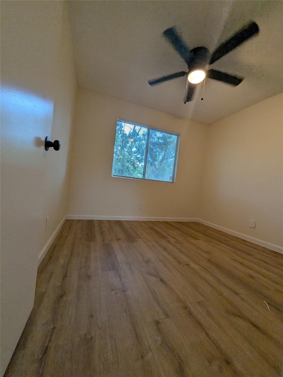 13303 Lyndhurst St #b Property Photo 12