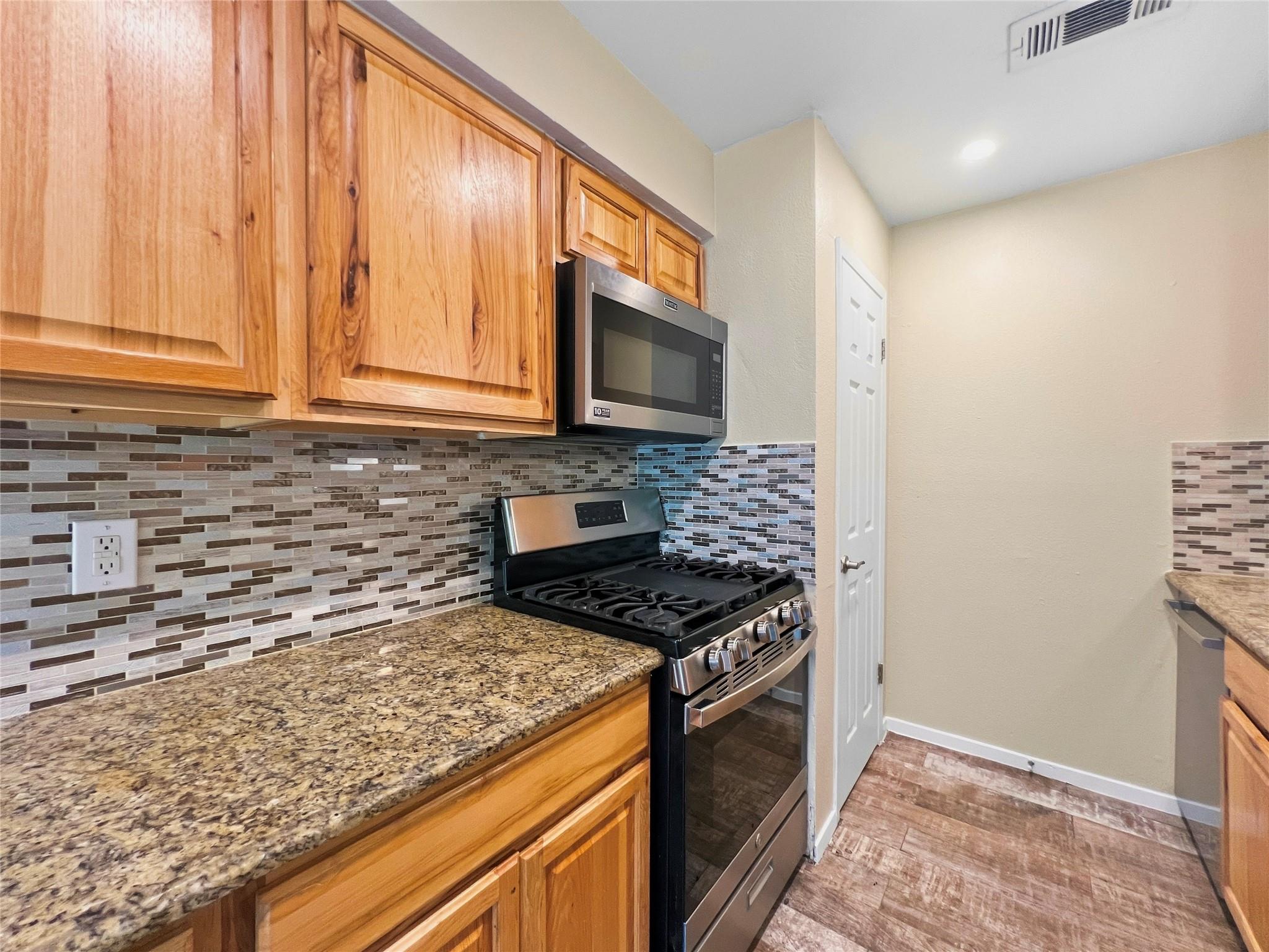 6605 Clubway Ln Property Photo 11