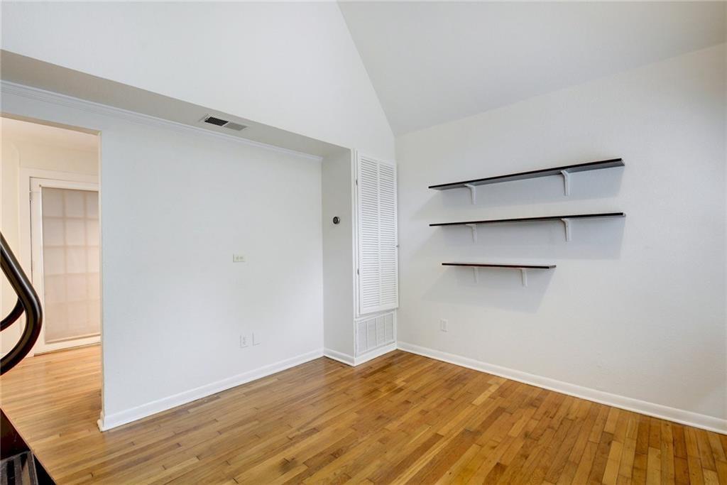 1110 W 22nd St #13 Property Photo 10