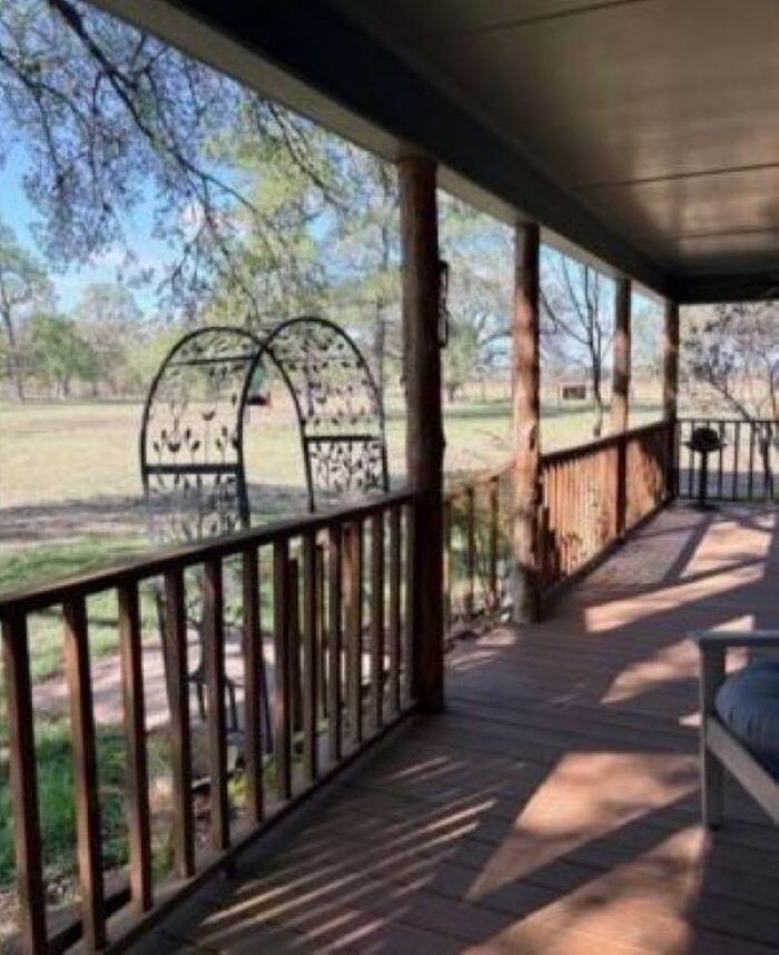 425 Willow Springs Rd Property Photo 5