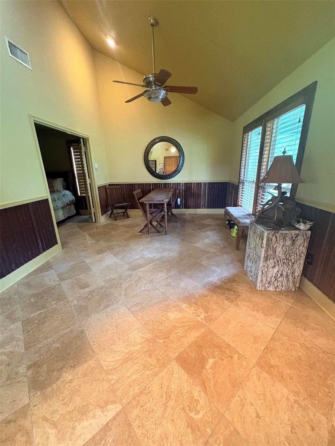 425 Willow Springs Rd Property Photo 7