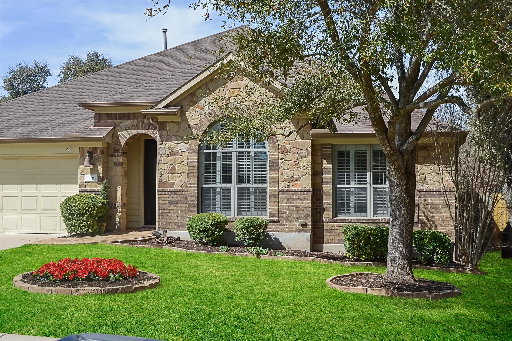 140 Grapevine Ct Property Photo