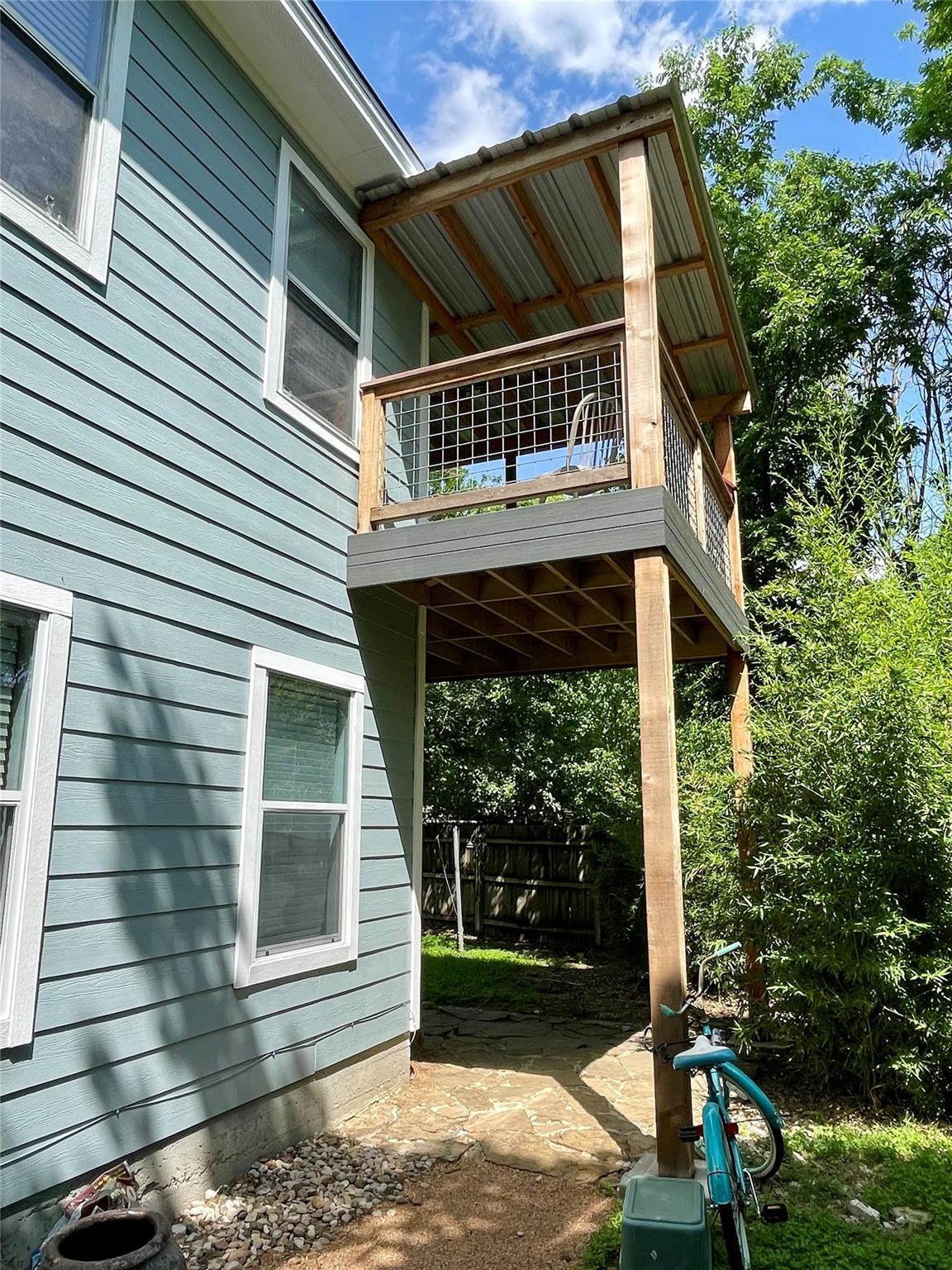 1109 Brentwood St Property Photo 10