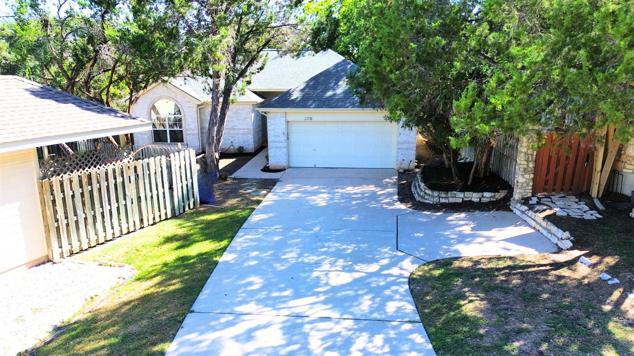 271 Mooring Cir B Property Photo 3