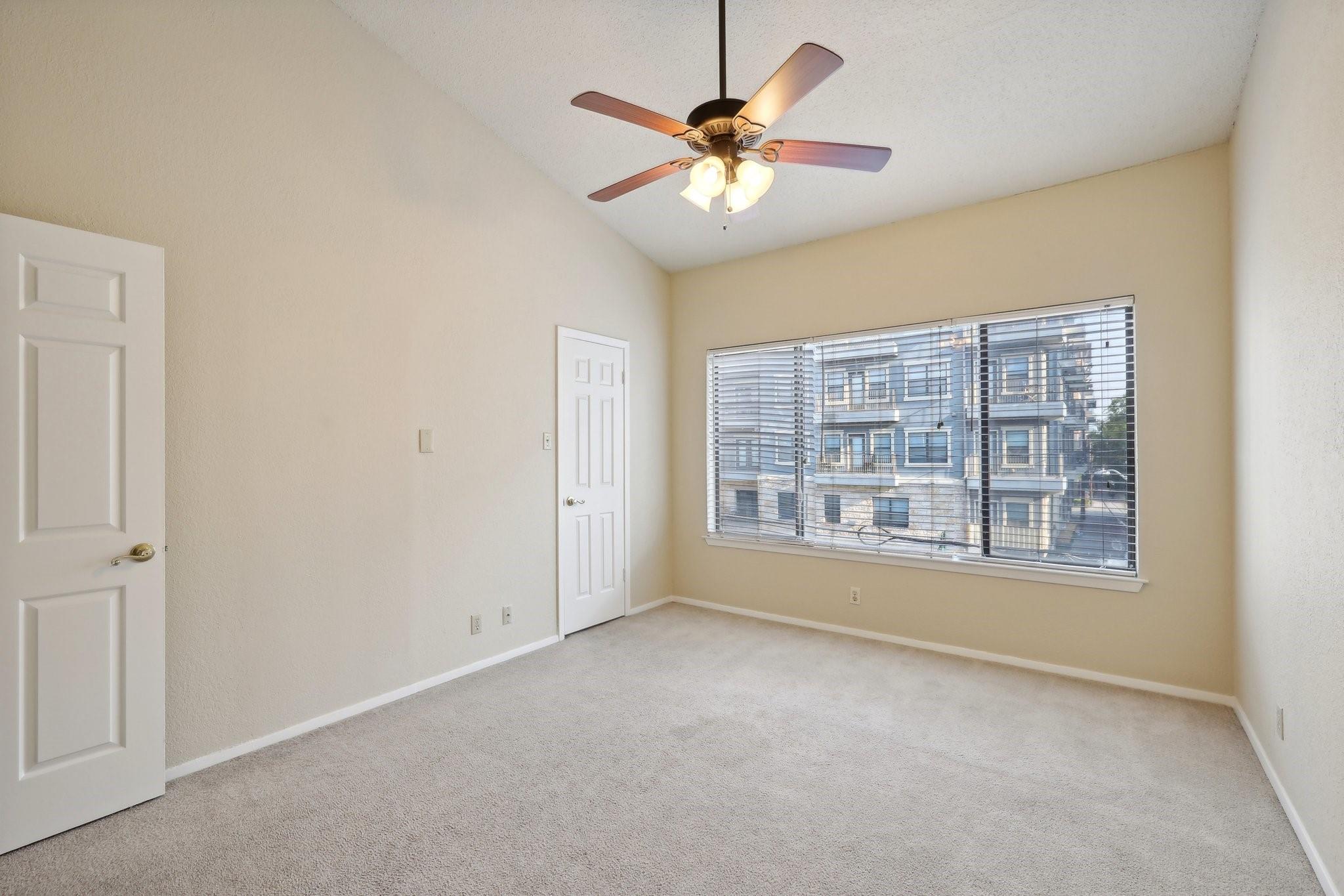 807 W 25th St 309 Property Photo 13