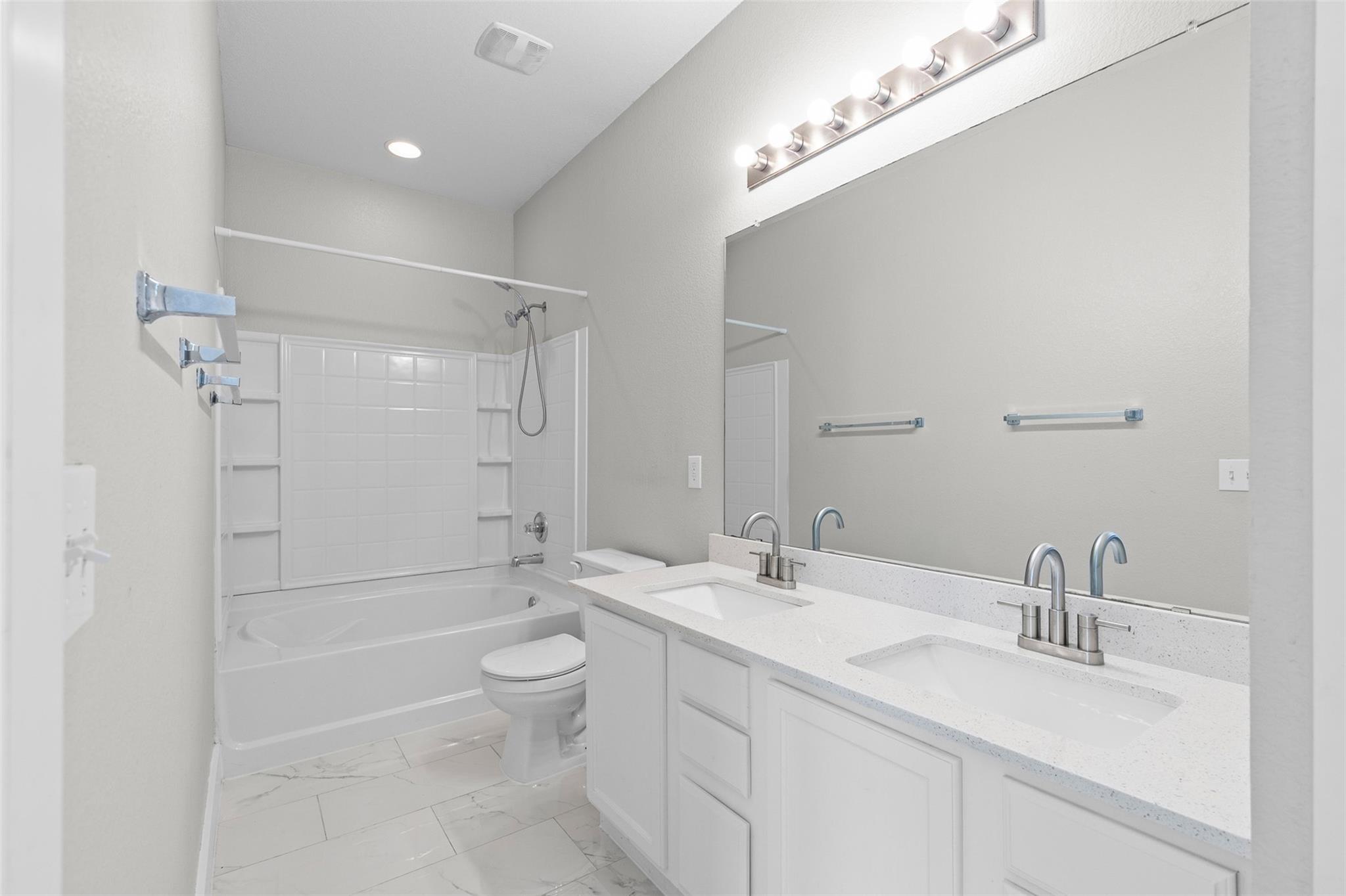 5501 S Hearsey Dr Property Photo 10
