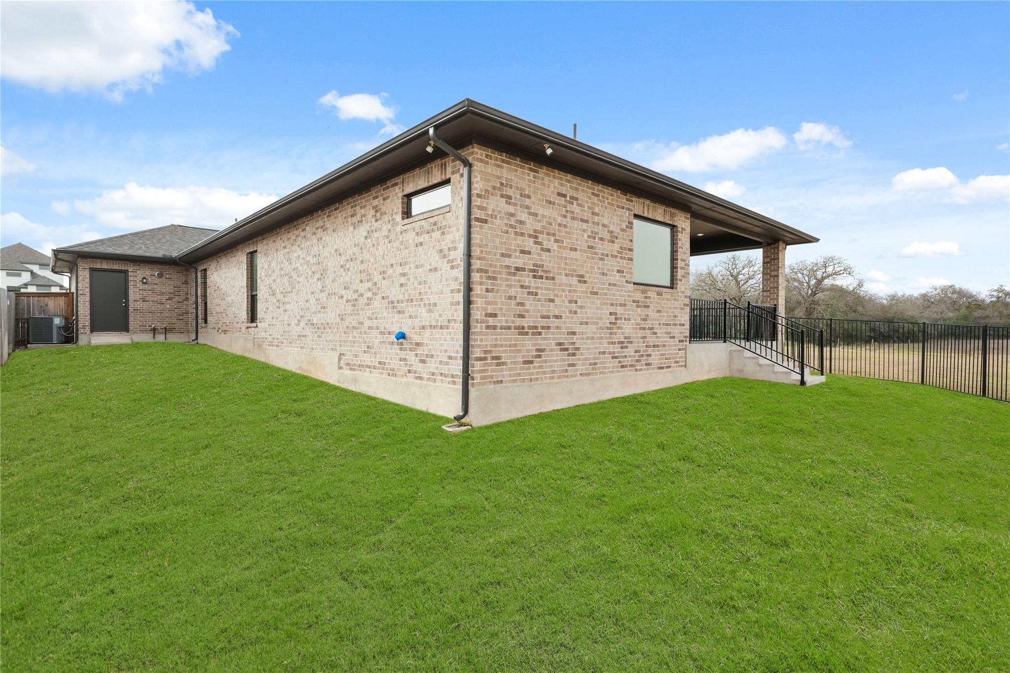 135 Plumbago Loop Property Photo 24