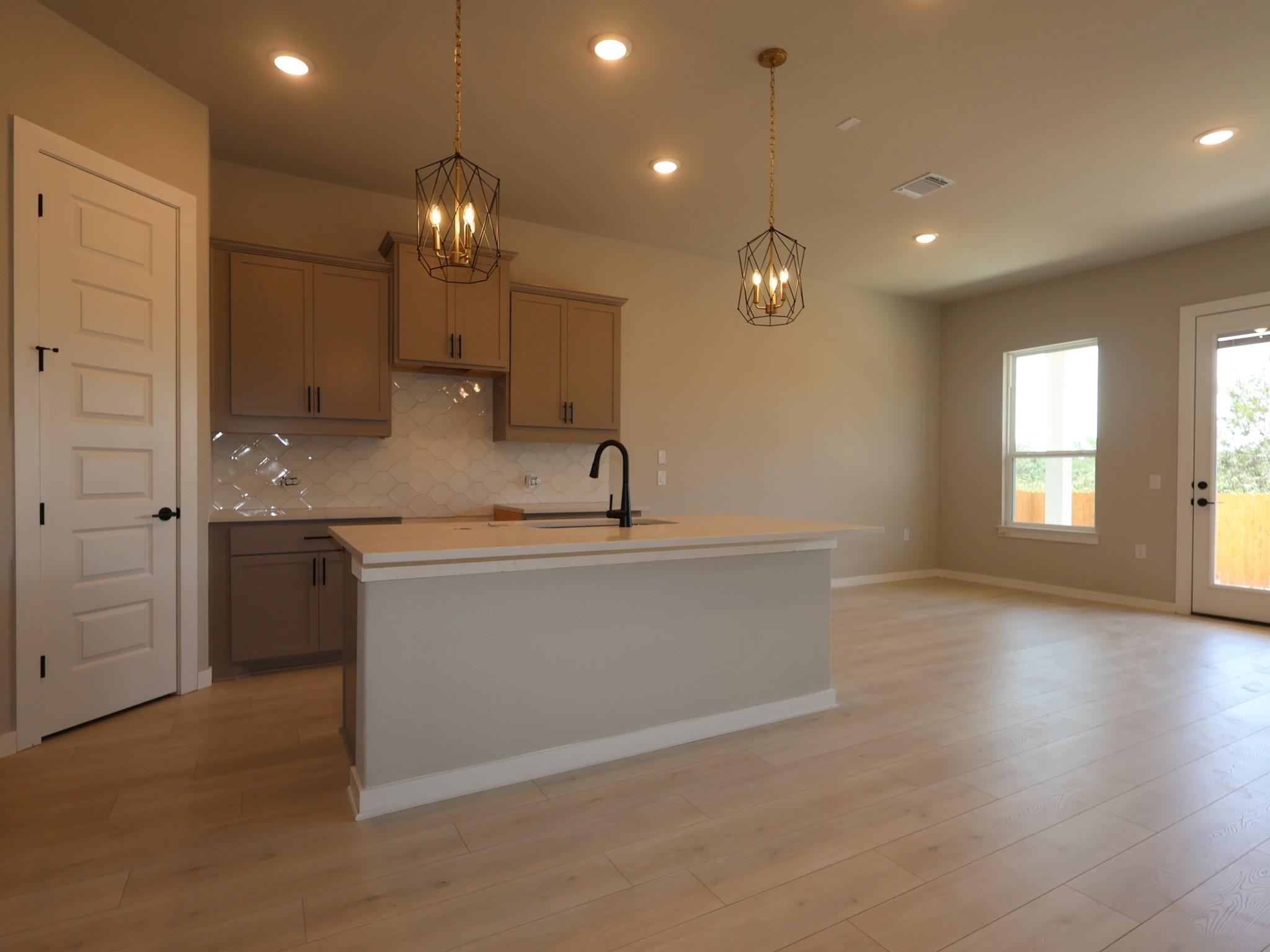 275 Callahan Loop Property Photo 2