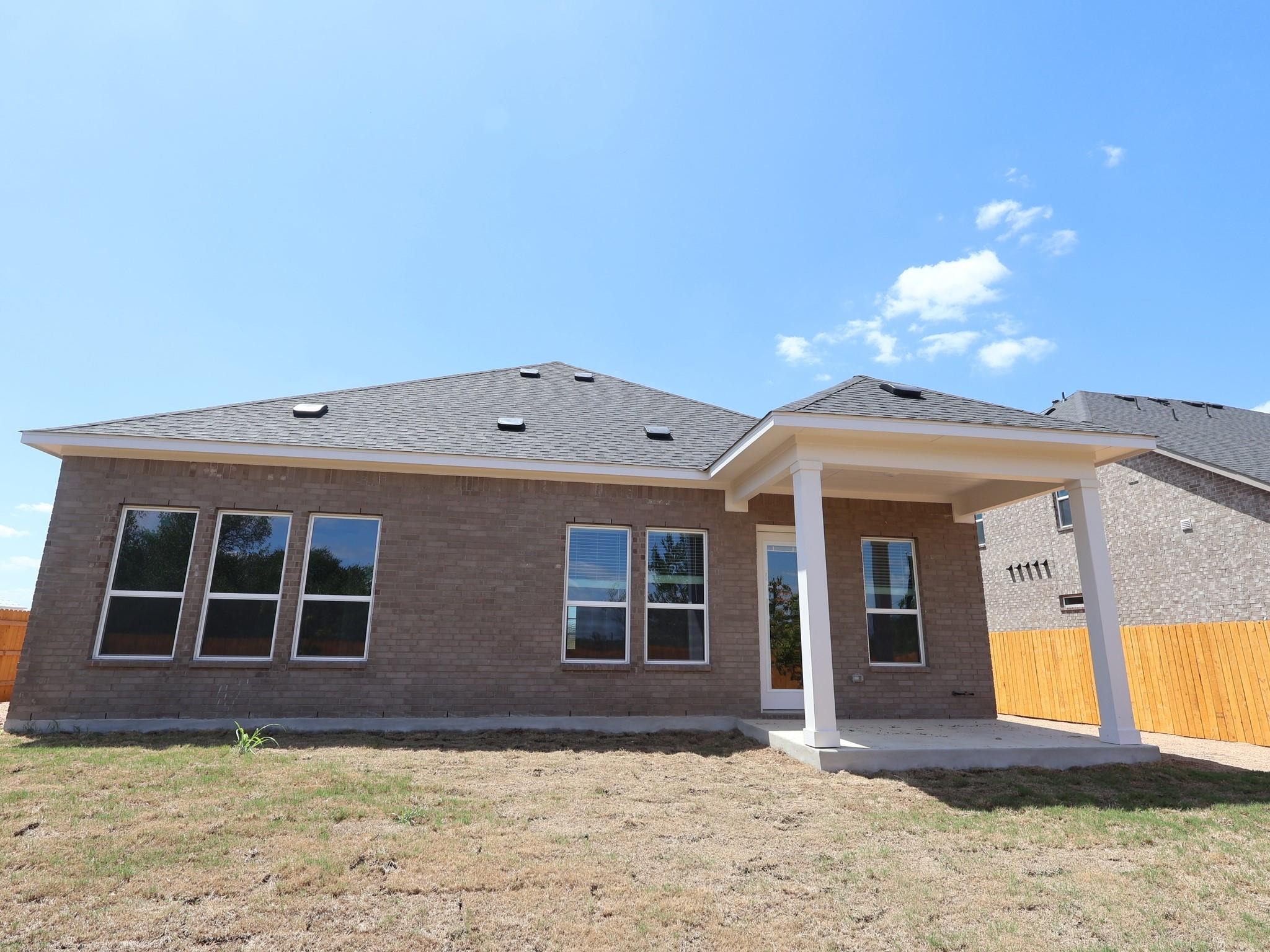 275 Callahan Loop Property Photo 5