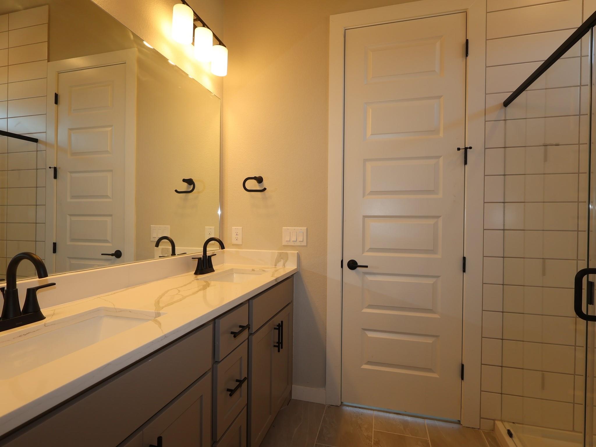 275 Callahan Loop Property Photo 12