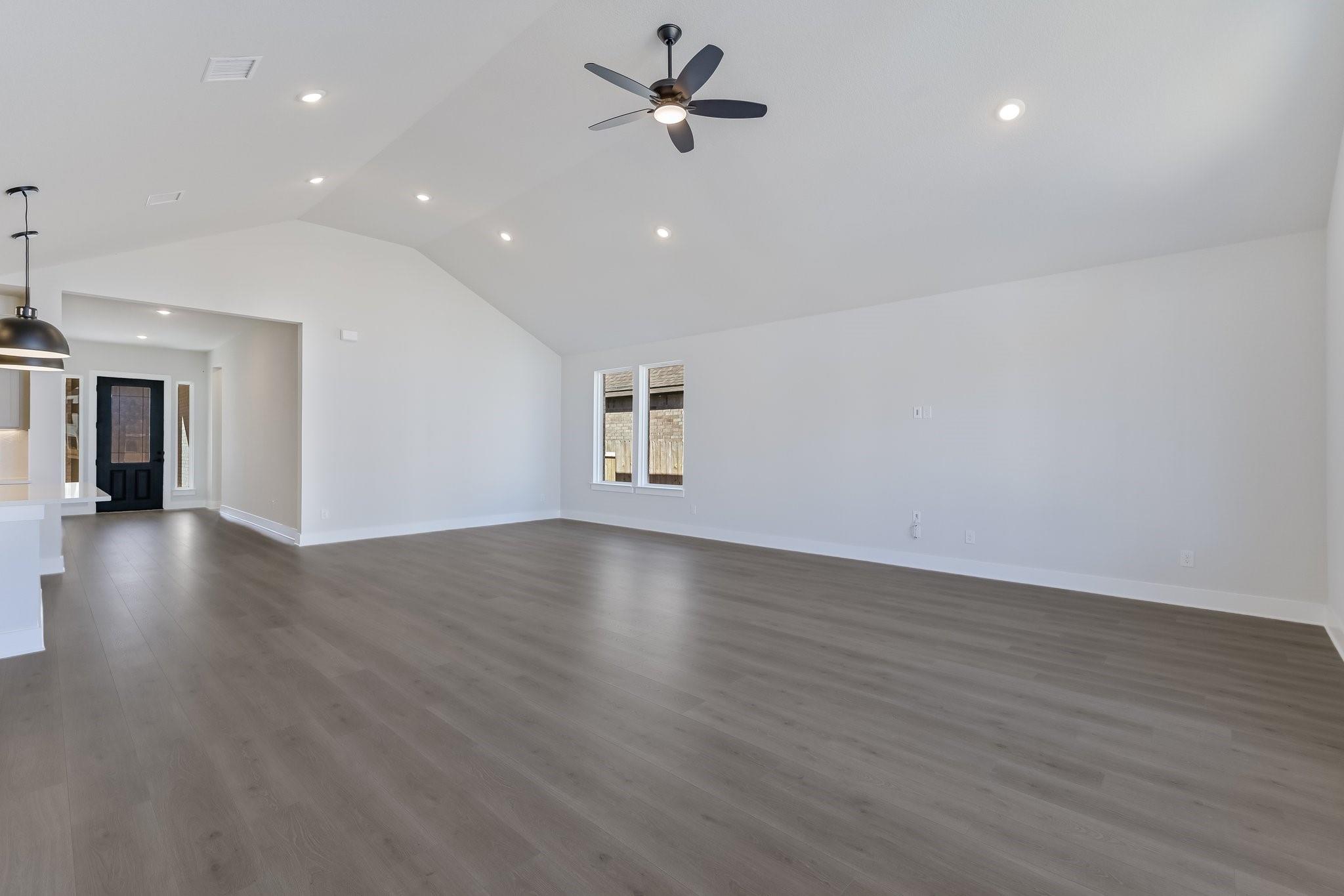 202 Grand Canyon Way Property Photo 10