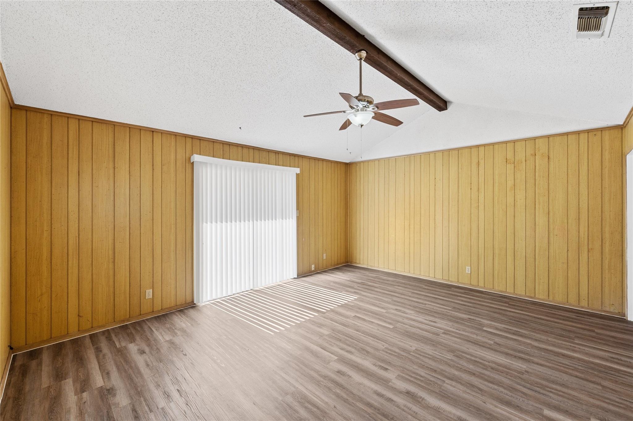 7405 Brookhollow Dr Property Photo 3
