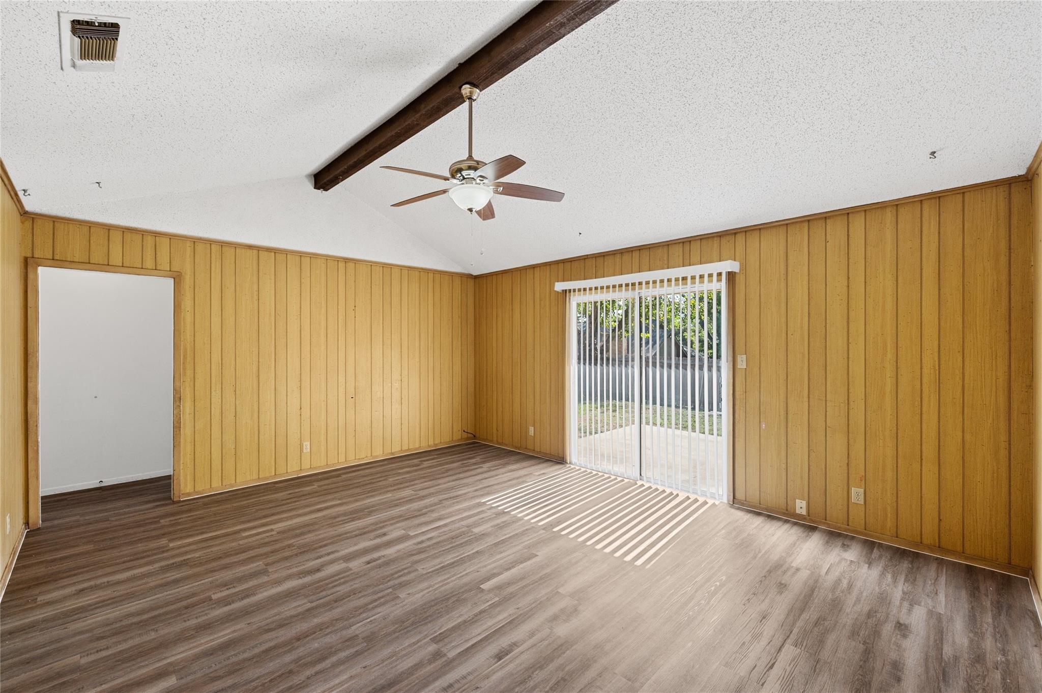 7405 Brookhollow Dr Property Photo 4