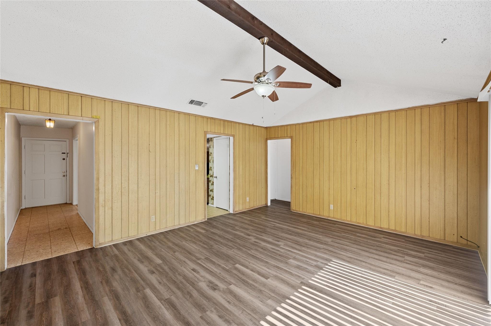7405 Brookhollow Dr Property Photo 5