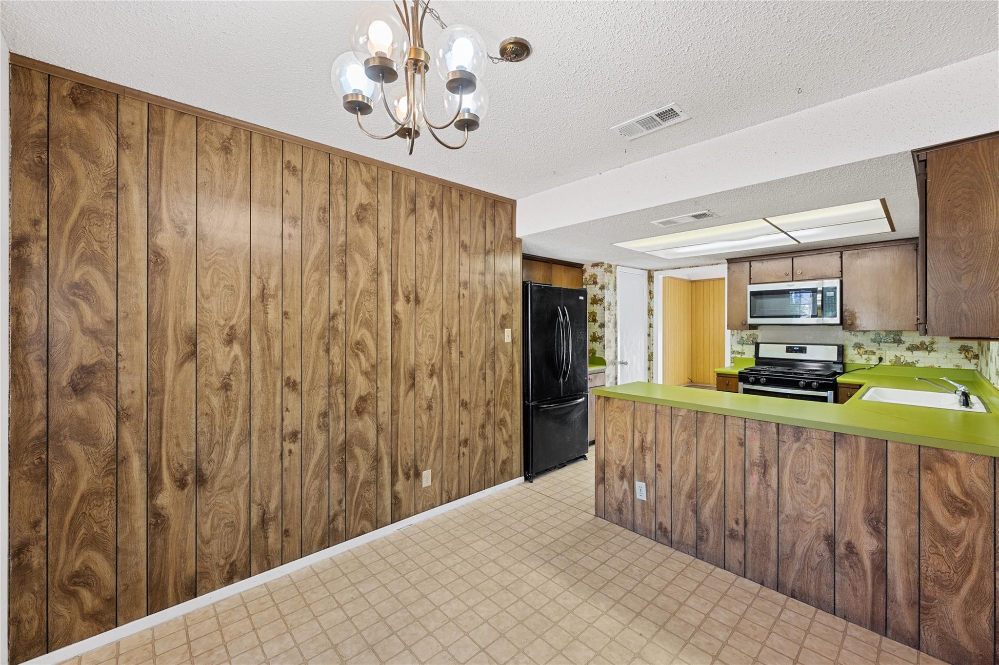 7405 Brookhollow Dr Property Photo 13