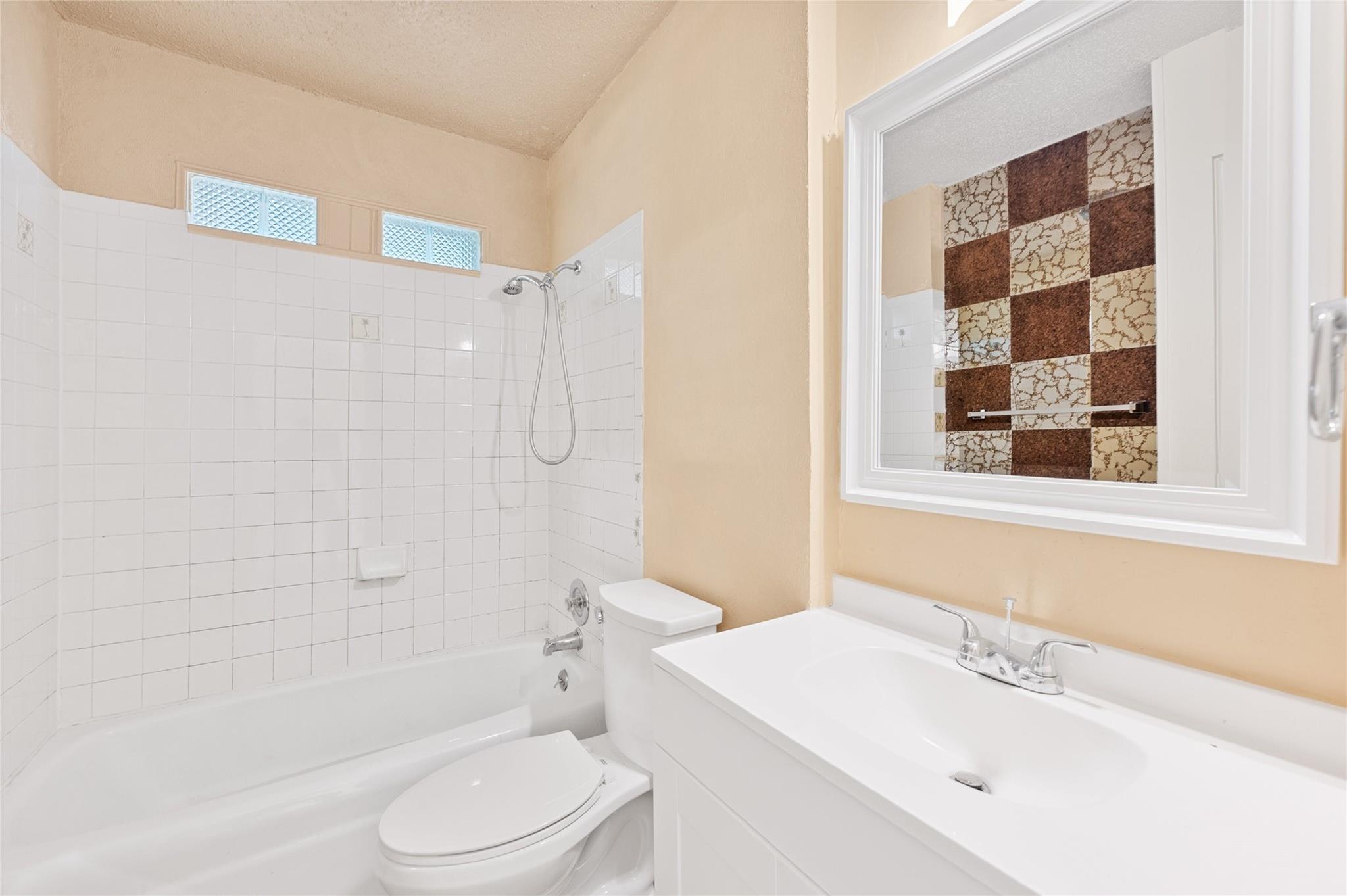 7405 Brookhollow Dr Property Photo 22