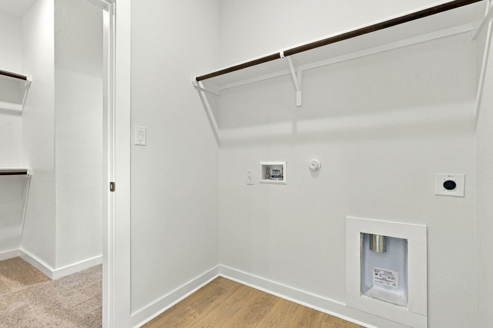 140 Bloomington Loop Property Photo 18
