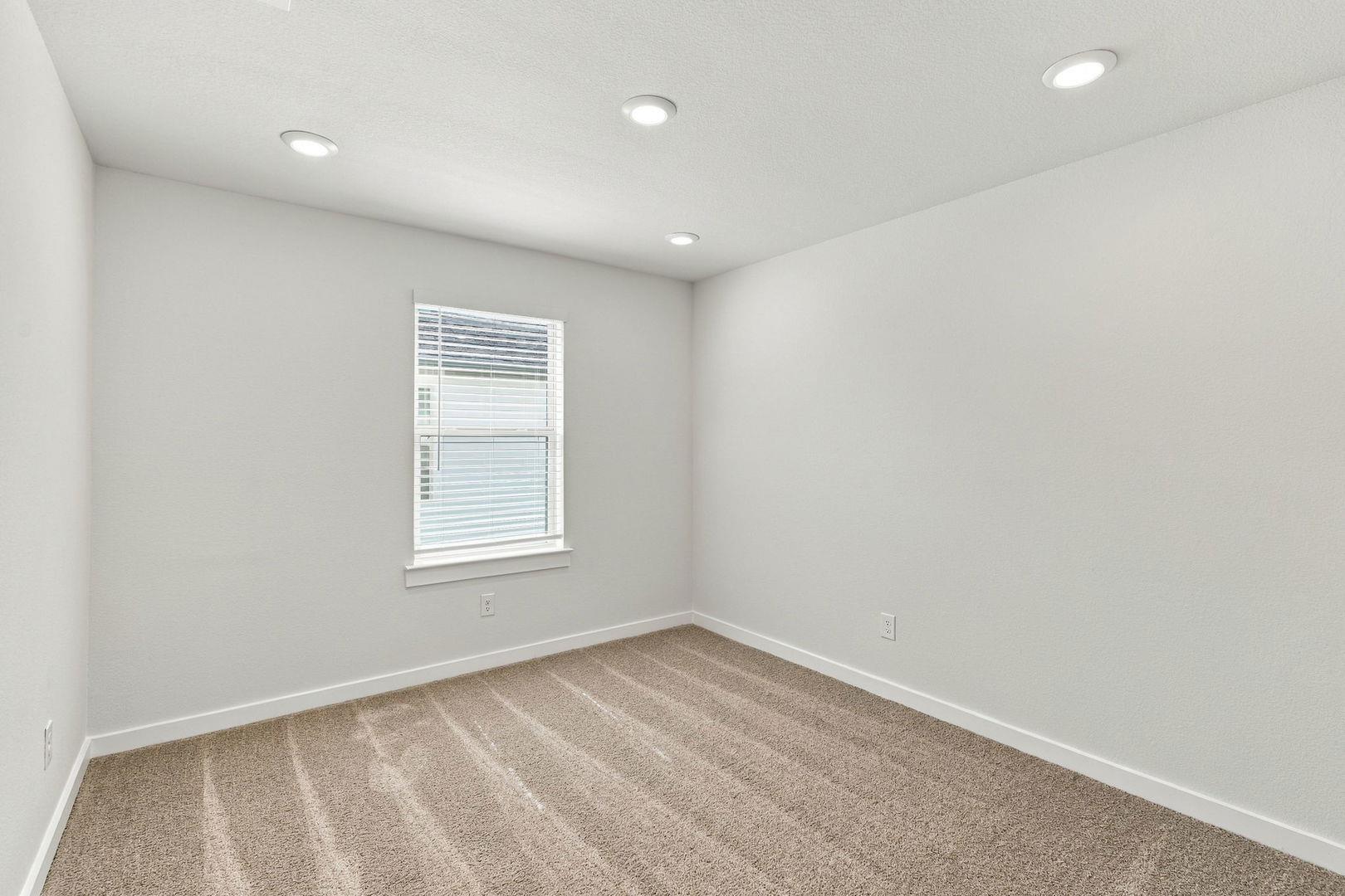 140 Bloomington Loop Property Photo 23