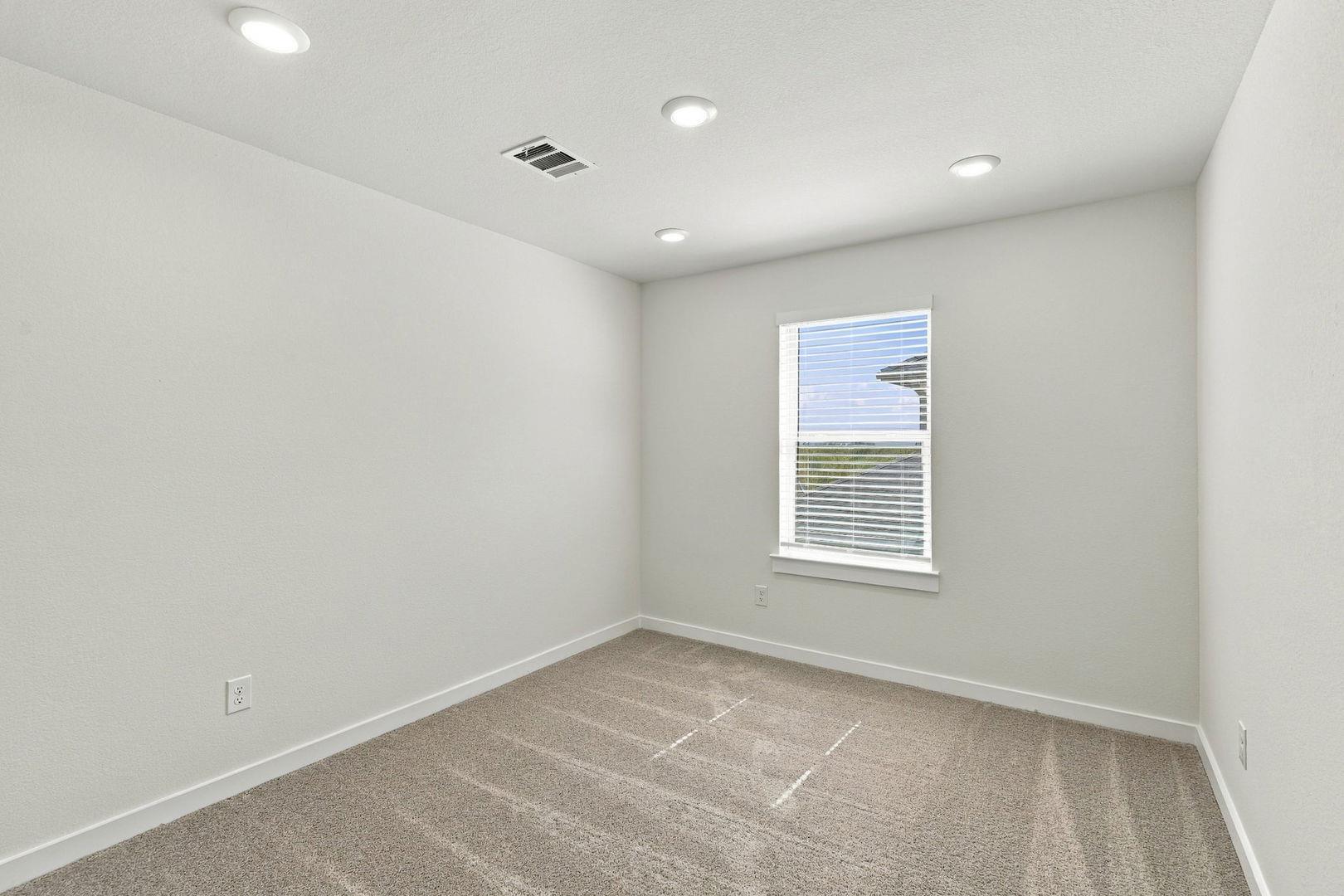140 Bloomington Loop Property Photo 25