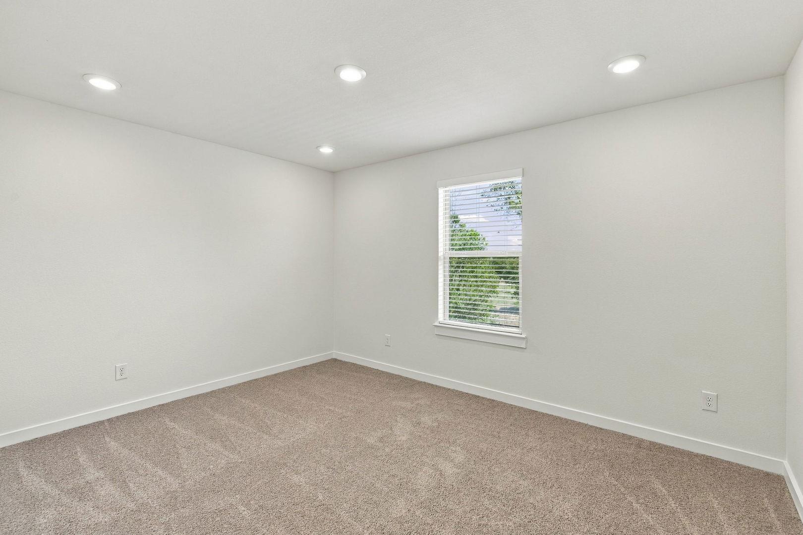 140 Bloomington Loop Property Photo 27