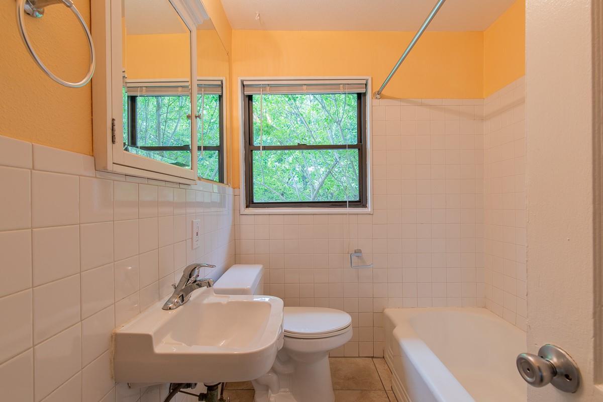 5514 Grover Ave Property Photo 8