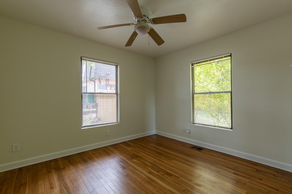 5514 Grover Ave Property Photo 9