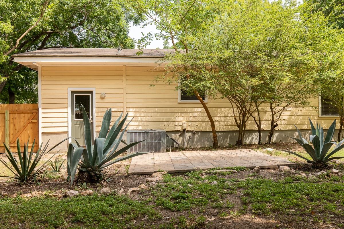 5514 Grover Ave Property Photo 10