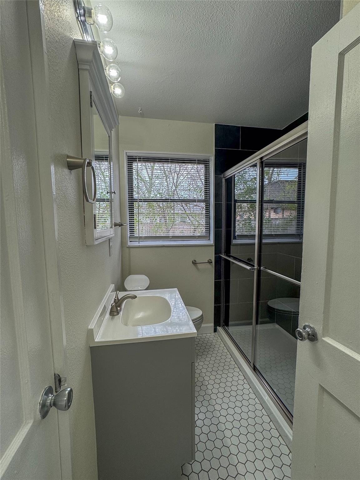 5514 Grover Ave Property Photo 12