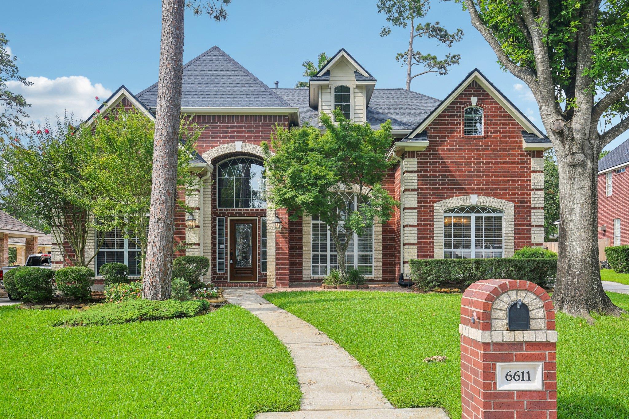 6611 Haughton Dr