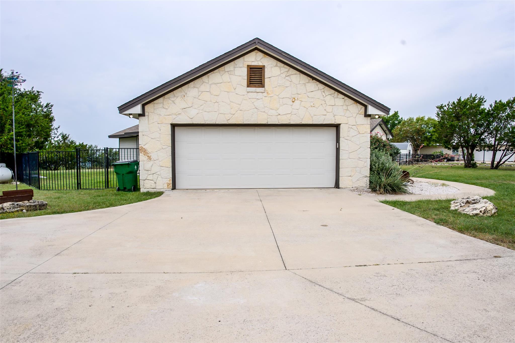 105 Sonora Dr Property Photo 4