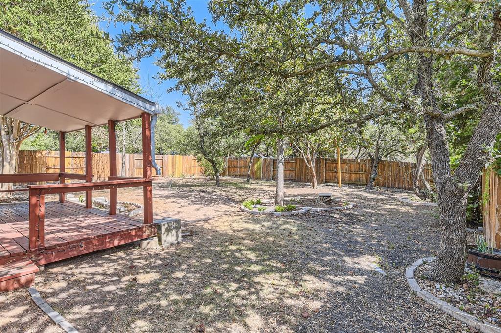 351 Canterbury Dr Property Photo 5