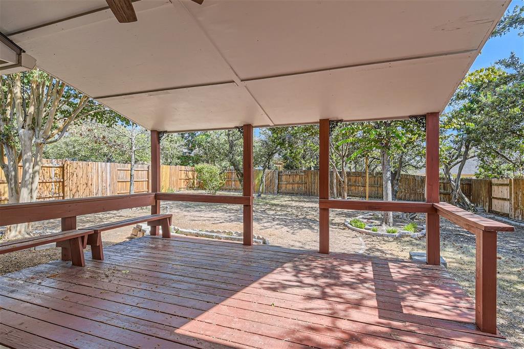 351 Canterbury Dr Property Photo 7